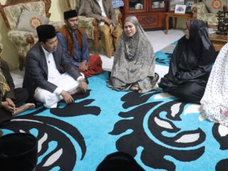Bupati Haili Yoga Datangi Rumah Warga yang Khatam Alquran di Kampung Asir-Asir