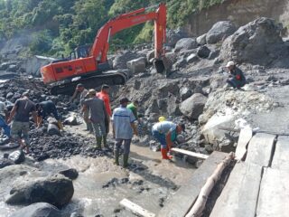 Jembatan Harapan di Suka Jadi Mulai Terbangun, Gotong Royong Warga dan Relawan Jadi Kunci.