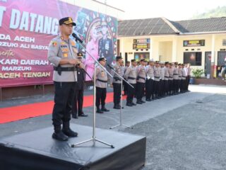 Kapolres Aceh Tengah Pimpin Upacara Purna Bakti AKP Radius Sianturi, Pengabdian 36 Tahun Berakhir dengan Penuh Kehormatan