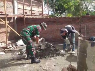 Babinsa Koramil 06/Jagong dan Warga Gelar Karya Bakti di Desa Gegarang.