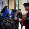 Bupati Haili Yoga Wisuda 556 Wisudawan Wisudawati Yang Memasuki Usia Lanjut Pada Sekolah Lansia, Harap Kegiatan Tersebut Membangkitkan Semangat Agar Lansia Tetap Bahagia