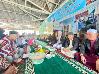Penuh Haru dan Khidmat, Orang Tua Serahkan Anak kepada Tengku Guru di Dayah Al Azhar Paya Jeget