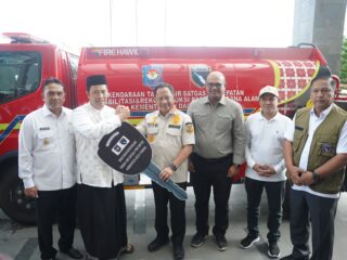 Mendagri Serahkan Mobil Damkar Multifungsi Fire Hawk FWS 4000 kepada Pemkab Aceh Tengah