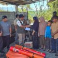 Polri Hadir di Tengah Musibah, Polsek Kute Panang Bersama Warga Gotong Royong di Rumah Korban Kebakaran