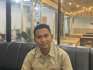 *(BERAKAL NAMUN JANGAN AKAL-AKALAN) Catatan Kritis atas Moralitas Birokrasi dan Kepentingan Publik*