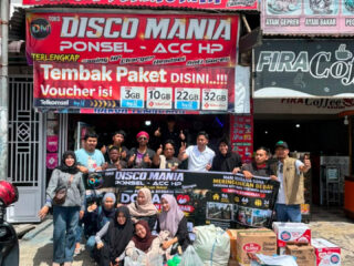 Relawan Disco Mania dan Erafone Takengon Salurkan Donasi untuk Korban Kebakaran Jagong Jeget