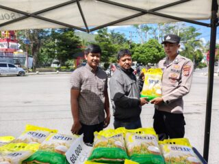 Gerakan Pangan Murah Polres Aceh Tengah dan Bulog Salurkan 1 Ton Beras SPHP, 200 Warga Terbantu