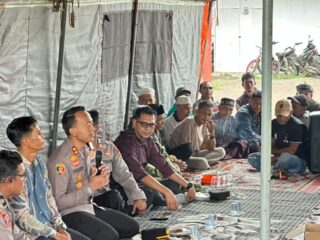 Kapolres Aceh Tengah Turun ke Huntara Bintang Pepara, Salurkan Bantuan dan Pastikan Warga Terdata